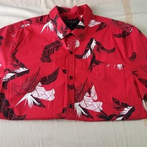 GUESS SHORT SLEEVE BUTTON UP